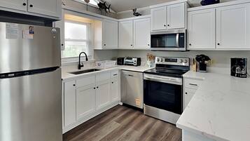 Studio (4 Bedrooms) | Property amenity
