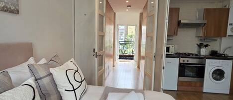 1 bedroom, iron/ironing board, free WiFi