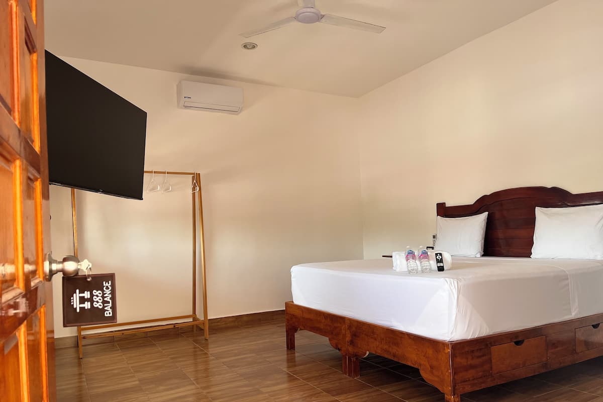 Habitación superior, vista al jardín | Ropa de cama de alta calidad, camas Tempur-Pedic y cortinas blackout