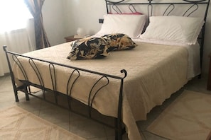 1 bedroom, iron/ironing board, WiFi, bed sheets - Villa Cristina - Double Room with Private Bathroom (Is Fiascus)