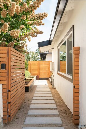 Property grounds - Sunny House in Golden Hill (San Diego)