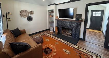 Cozy Cottage House in Louisville