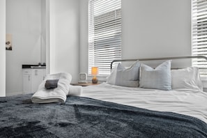 3 bedrooms, iron/ironing board, free WiFi, bed sheets