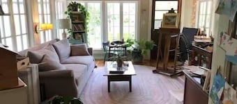 Heart of DT Southport with private, fenced yard! Perfect for pets! Sleeps 4