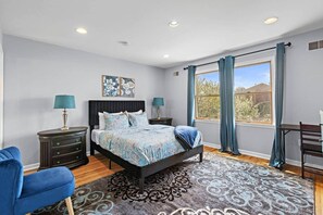 3 Schlafzimmer, Schreibtisch, Bügeleisen/Bügelbrett, WLAN