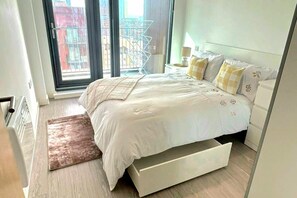 Apartment | 1 bedroom, free WiFi, bed sheets - Salford Serenity Apartment (Salford)