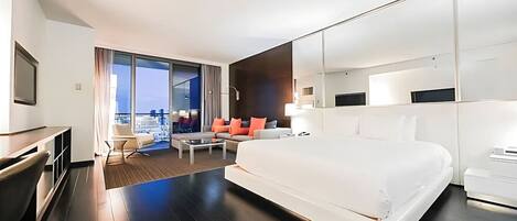 1 bedroom, desk, WiFi