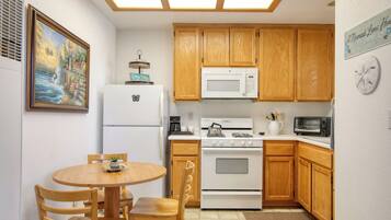 Fridge, microwave, oven, coffee/tea maker