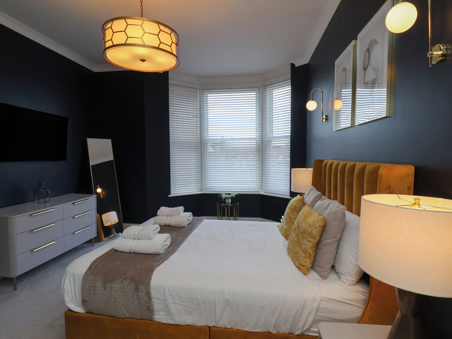 2 室のベッドルーム、客室ごとに異なる装飾、客室ごとに異なるインテリア、WiFi (無料)