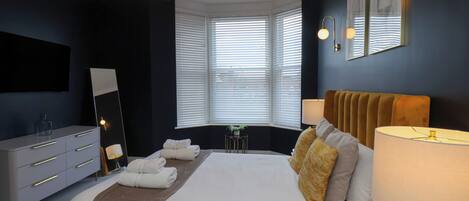 2 室のベッドルーム、客室ごとに異なる装飾、客室ごとに異なるインテリア、WiFi (無料)