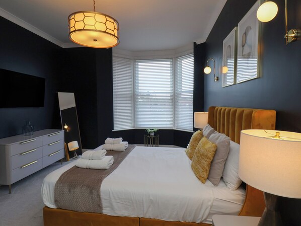 2 yatak odası, ayrı ayrı dekore edilmiş, ayrı ayrı döşenmiş 