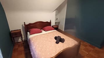 1 chambre, fer et planche à repasser, Wi-Fi, draps fournis