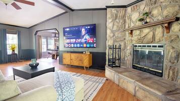 Smart TV, lareira, escritórios