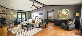 Tranquil Trails – Hot Tub • Porch • Fenced Yard