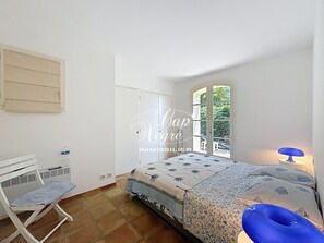 4 chambres, fer et planche à repasser, Wi-Fi gratuit