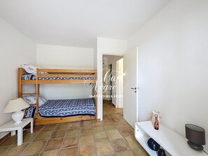 4 chambres, fer et planche à repasser, Wi-Fi gratuit