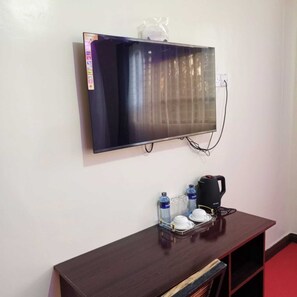 Free WiFi, bed sheets