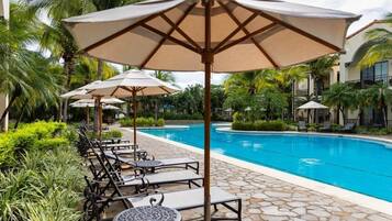 Kolam renang outdoor