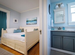 2 Schlafzimmer, Schreibtisch, Bügeleisen/Bügelbrett, kostenloses WLAN