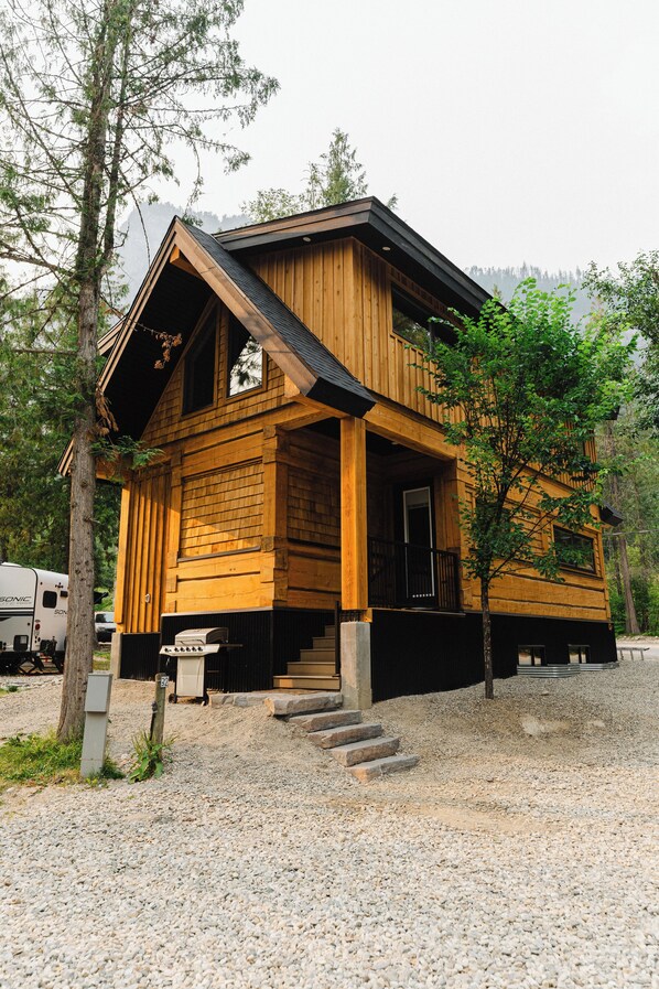 المنشأة من الخارج