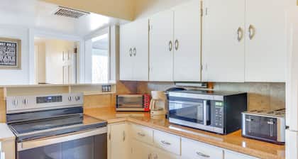 Pet Friendly: Historic East Stroudsburg Manor