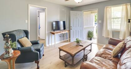 Walk to Eats & Entertainment: Home in Brookhaven
