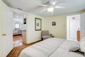 4 slaapkamers, een strijkplank/strijkijzer, wifi, beddengoed