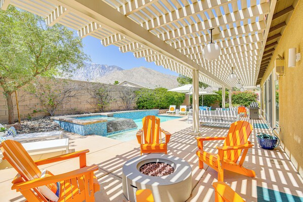Pool - Private Pool & Mtn Views: Luxe Palm Springs Home! (Palm Springs)