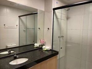 Superior Apartment | Bathroom