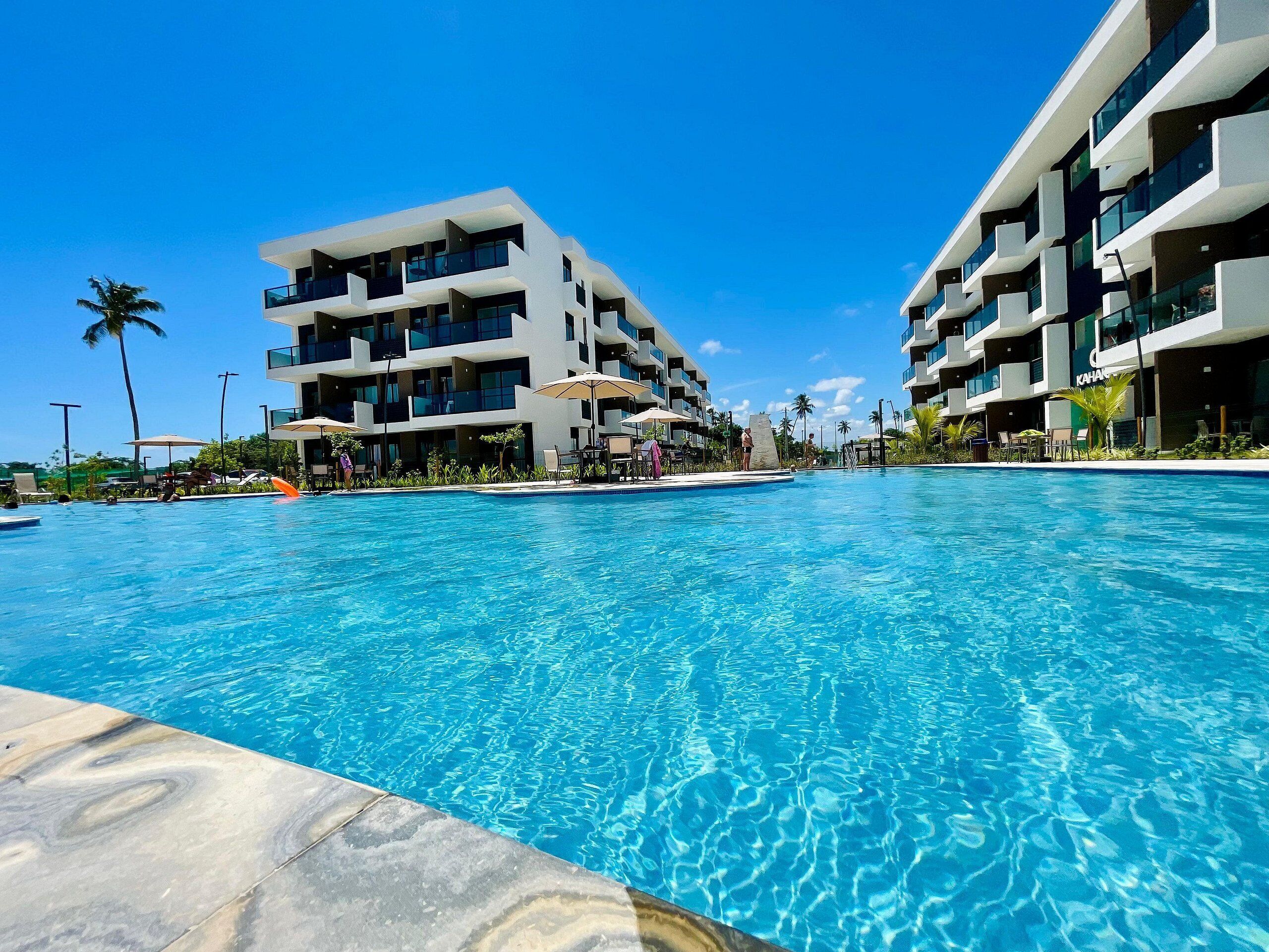 3 outdoor pools