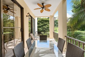 Condo, ban công, quang cảnh vườn | Ban công
