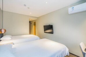 A hotel room with two beds, a flat-screen TV mounted on the wall, and a chair. - Ease Hotel (Hangzhou West Lake Huanglong Sports Center Wensan Road Branch) (Hangzhou)