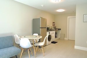 Interior - Newly Built 2BR, 15 Min to Airport, 20 Min to DT (Vancouver)