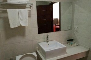 Bathroom - Damaoqi Haode Business Hotel (Damao Banner)