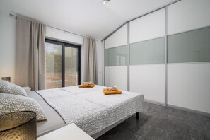 1 bedroom, free WiFi, bed sheets