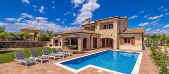 Holiday house CASA DI BRONZO with private pool