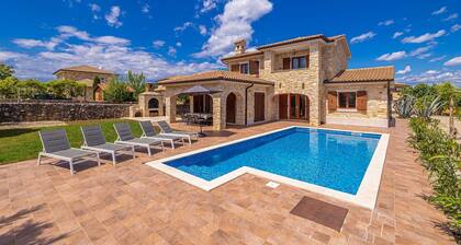 Holiday house CASA DI BRONZO with private pool