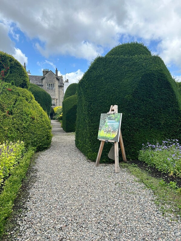 Property grounds - Cosy yet spacious property with private parking, close to the village centre. (Ingleton)