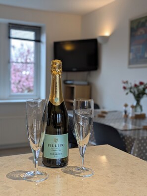 Dining - Cosy yet spacious property with private parking, close to the village centre. (Ingleton)