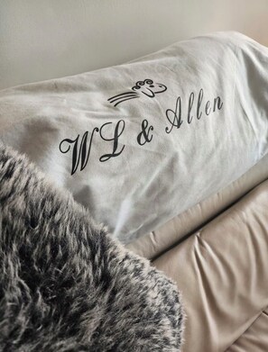 Miscellaneous - Suite Blanche: Charming 1-bedroom+Den luxury condo in Vancouver with AC, WiFi (Vancouver)