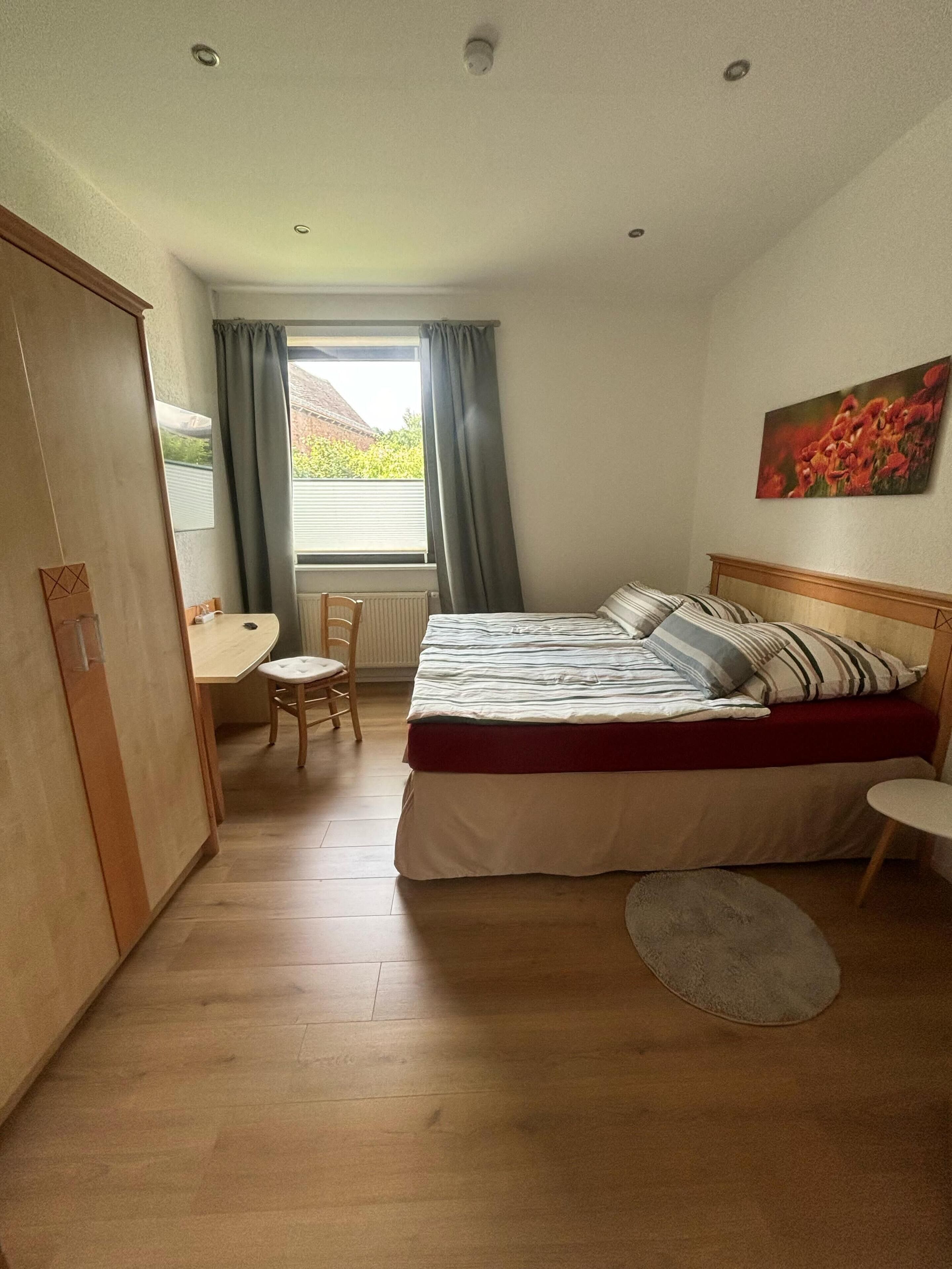 1 bedroom, desk, WiFi, bed sheets