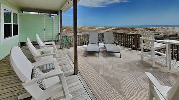 Studio (3 Bedrooms) | Property amenity