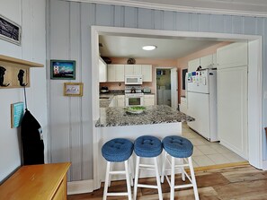 Studio (3 Bedrooms) | Property amenity