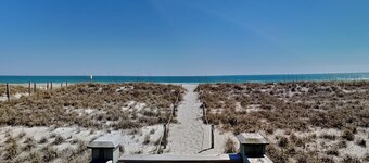 Sea Paradise Cottage by Topsail Realty