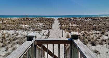 Sea Paradise Cottage by Topsail Realty