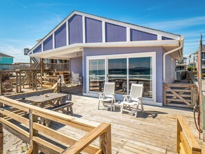 Studio (3 Bedrooms) | Property amenity