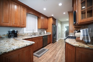 House, Multiple Beds, Pool Access, Pool View (Destination #51) | Private kitchen