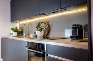 Frigorifero, microonde, forno, lavastoviglie