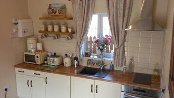 Leilighet | Eget kjøkken | Kjøleskap, mikrobølgeovn, ovn og kokeplater