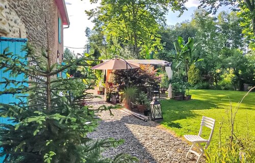 Beautiful home in Charritte-de-Bas